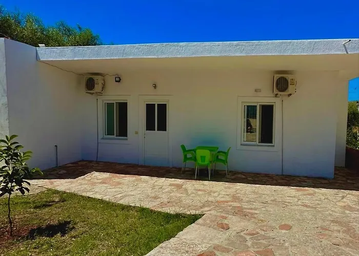 Πανσιόν Dane Εξαμίλιο