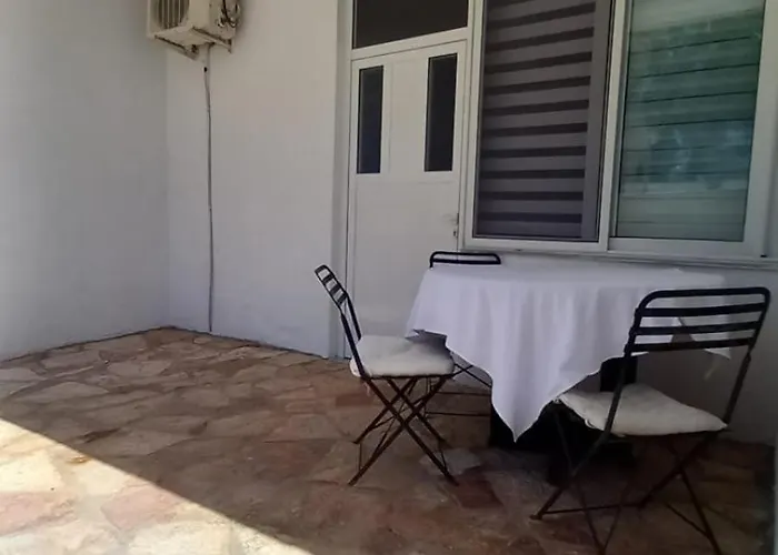 Dane Pensión Ksamil