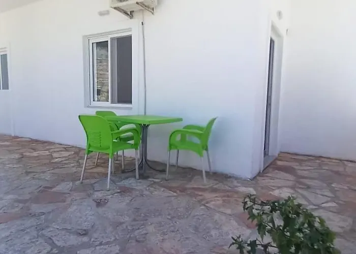 Dane 3* Εξαμίλιο