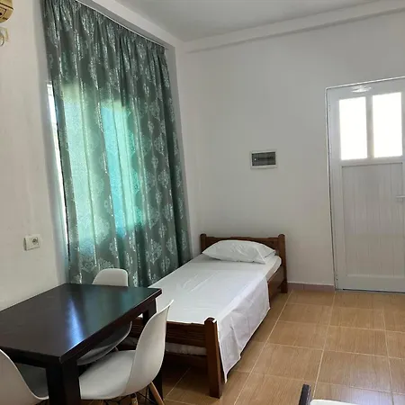 Dane Guest house Ksamil